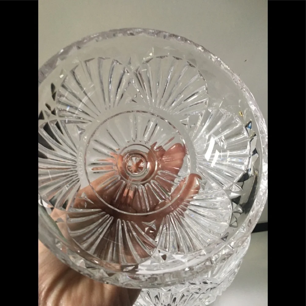 Shannon 24% Crystal Lead Bowl with Lid